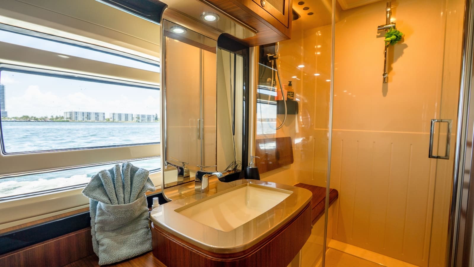 2012 Azimut Magellano 50