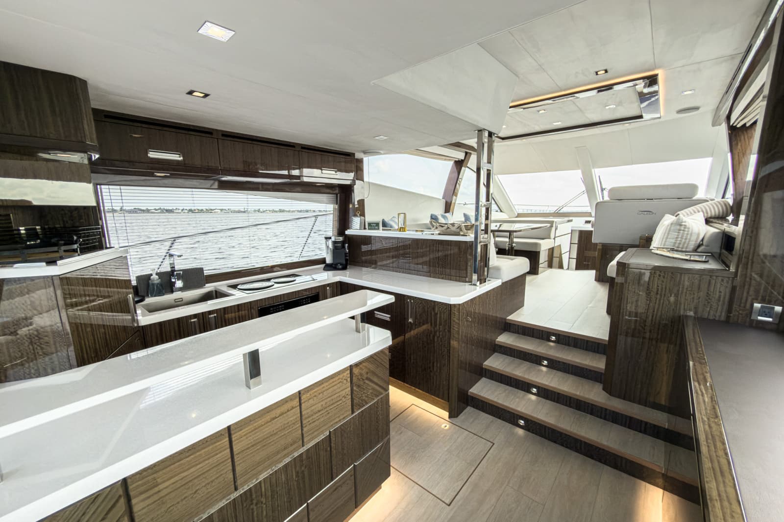 2022 Galeon 550 Fly