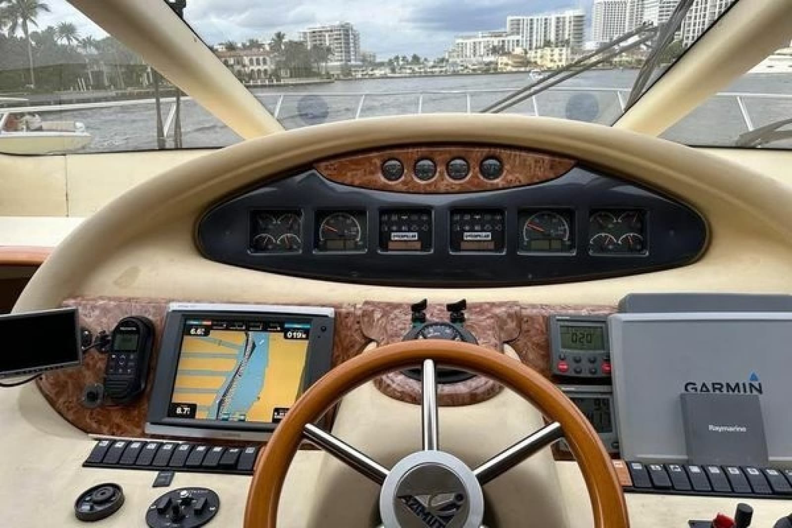 2004 Azimut 55E