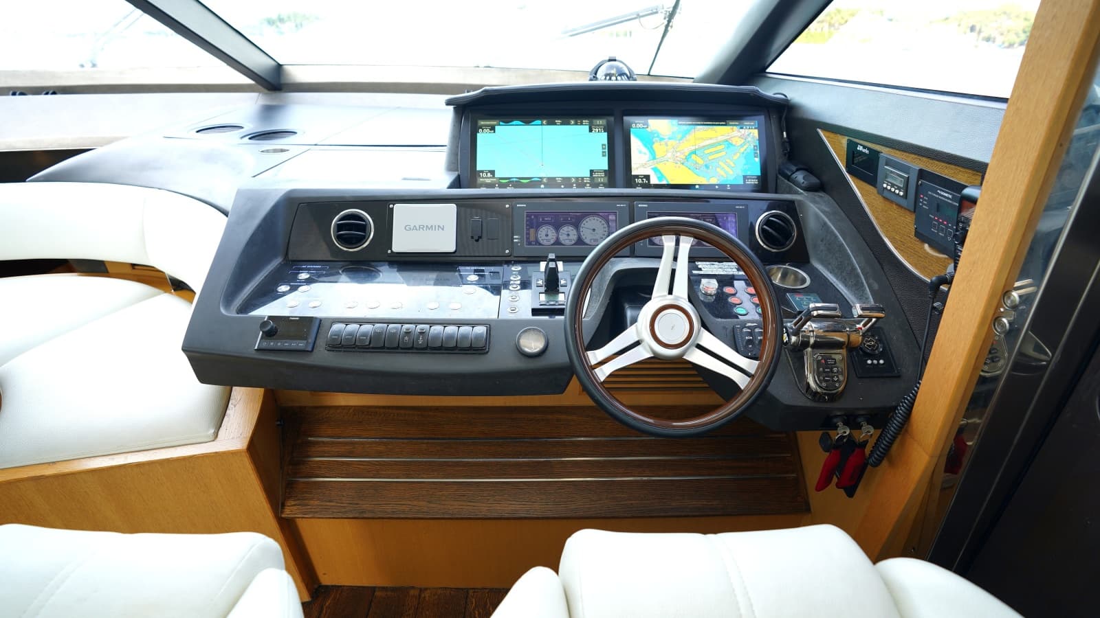 2013 Princess V72