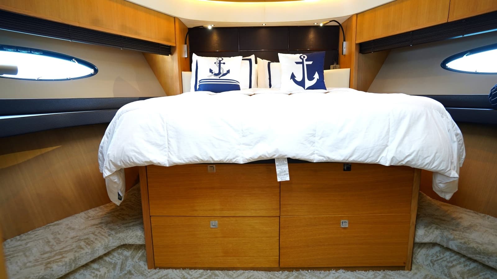 2013 Princess V72