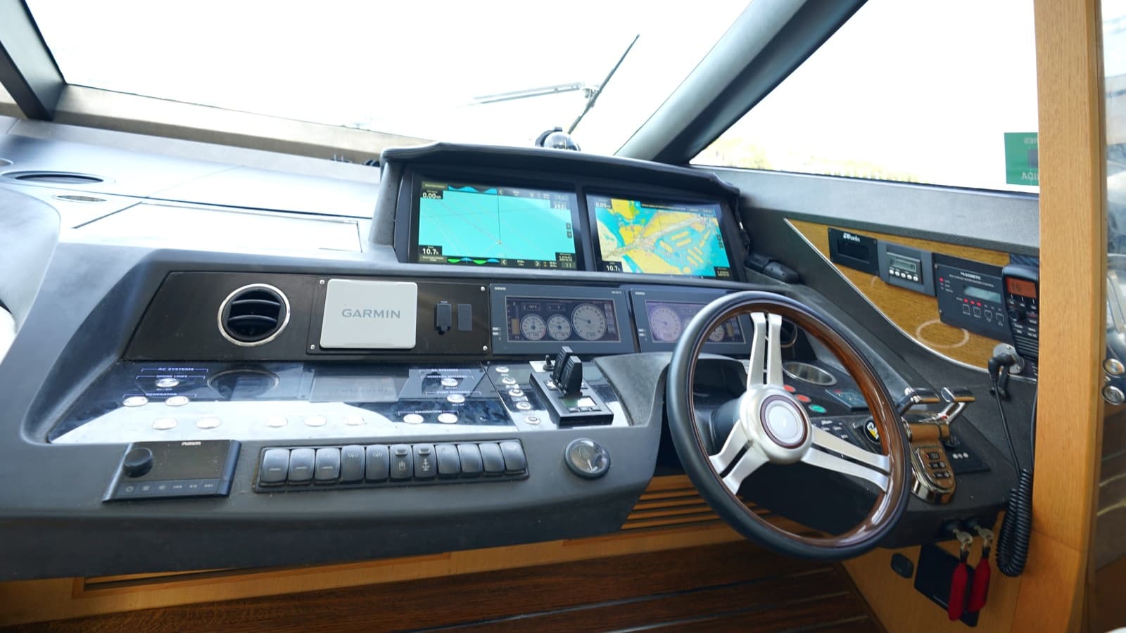 2013 Princess V72
