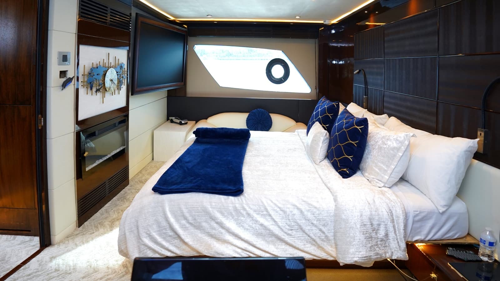 2013 Princess V72