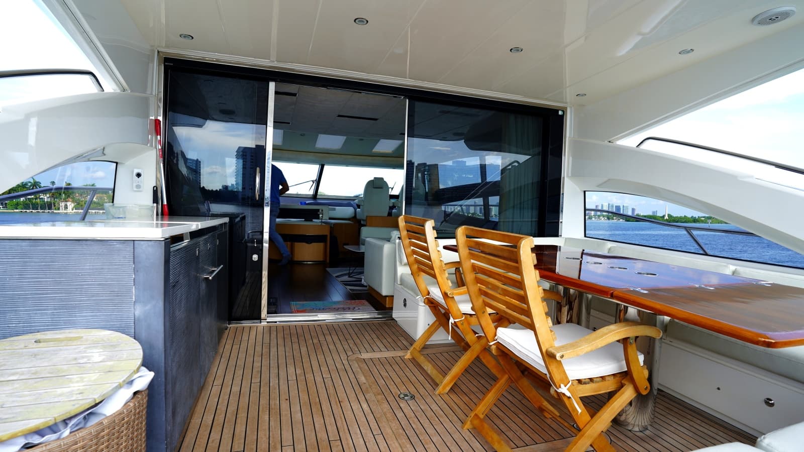 2013 Princess V72