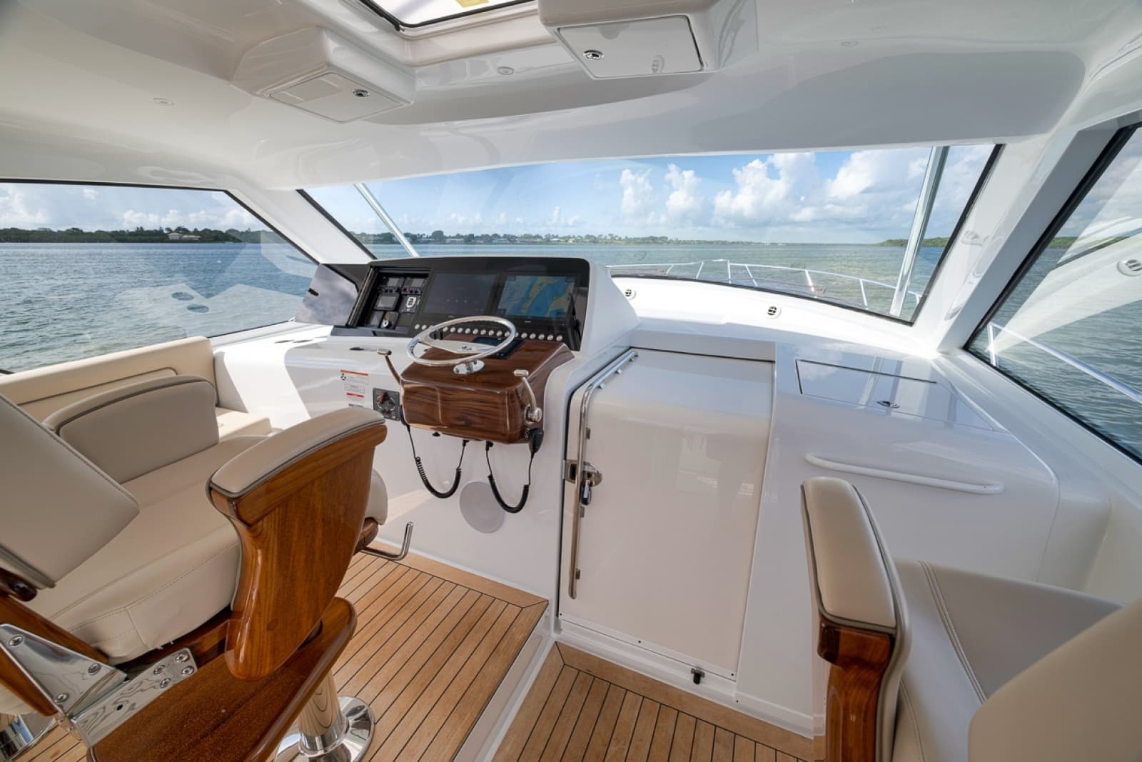 2023 Hatteras GT45X