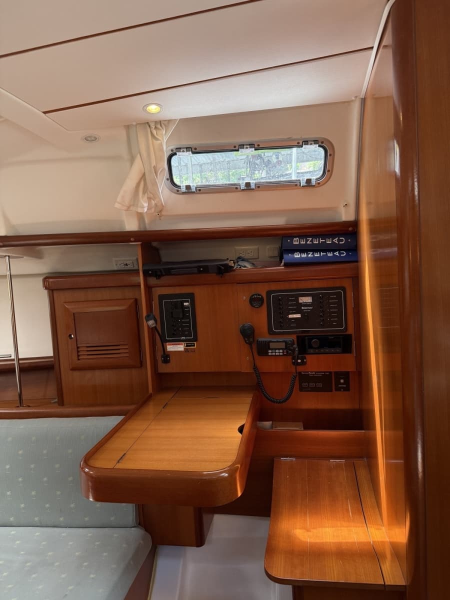 2007 Beneteau 373
