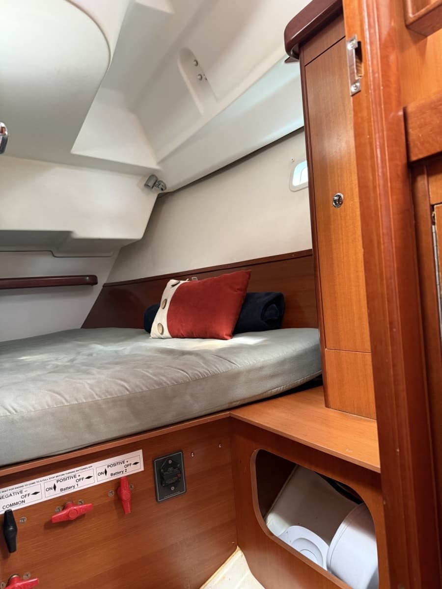 Large Aft Cabin with Upright Locker