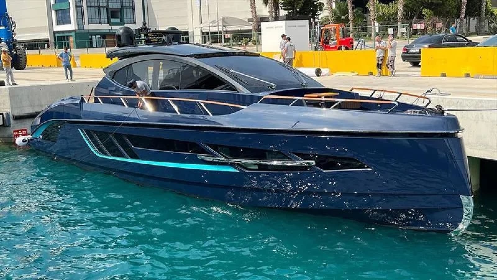 2023 Lazzara Yachts 