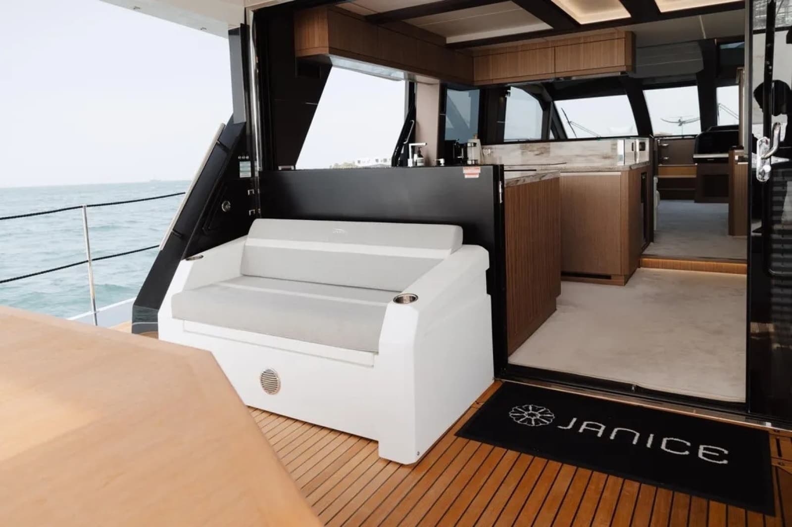 2023 Galeon 