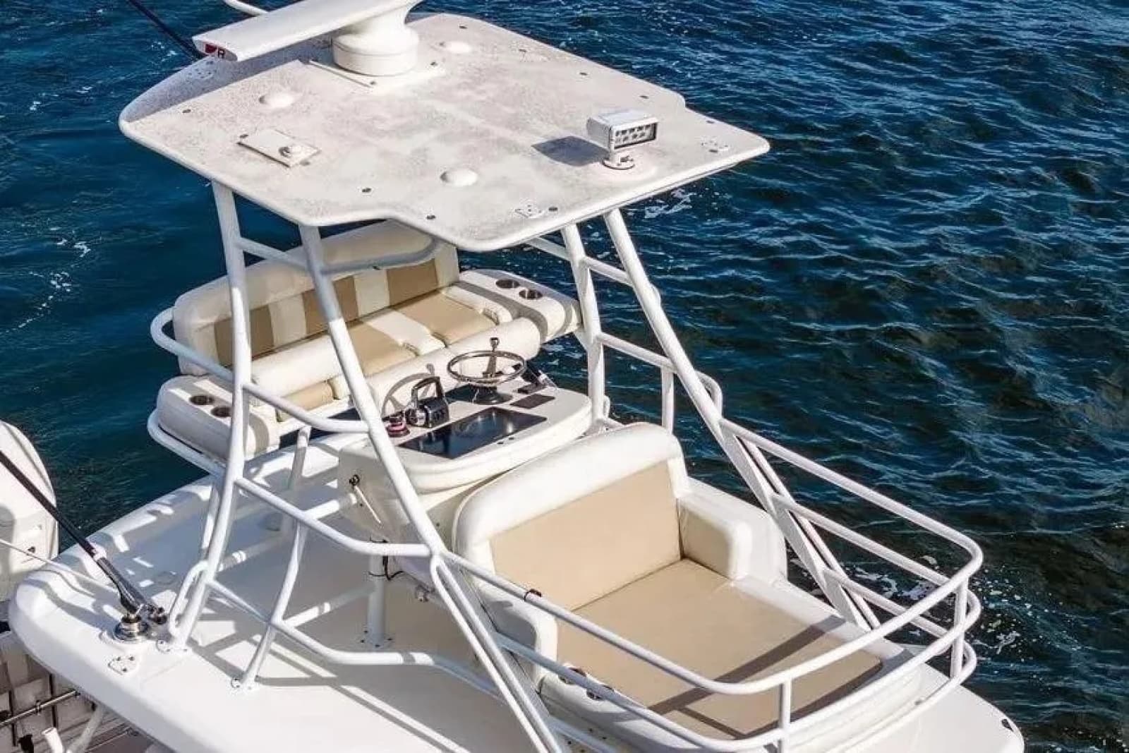 2022 Boston Whaler 