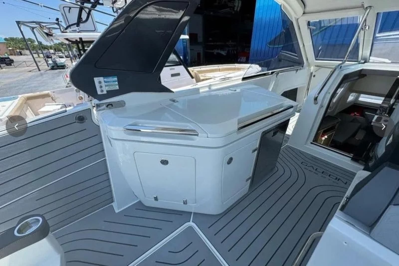 2022 Galeon 