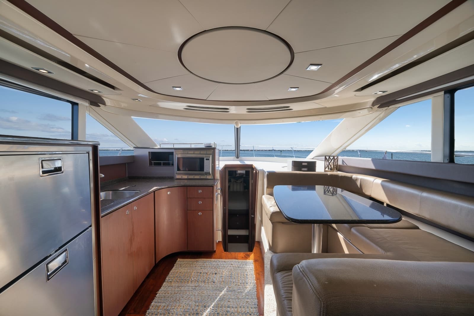 2012 Meridian 441 Sedan