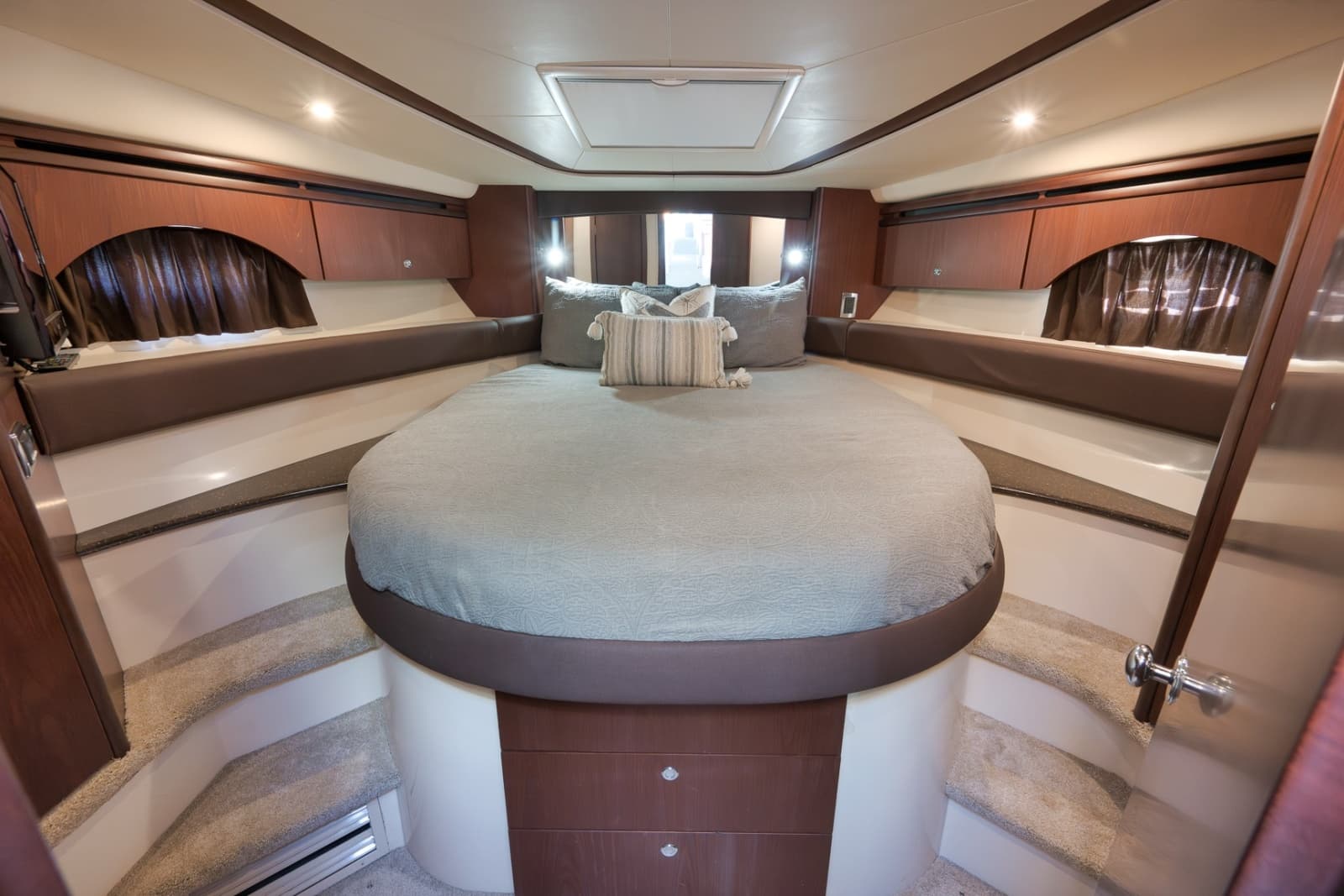 2012 Meridian 441 Sedan