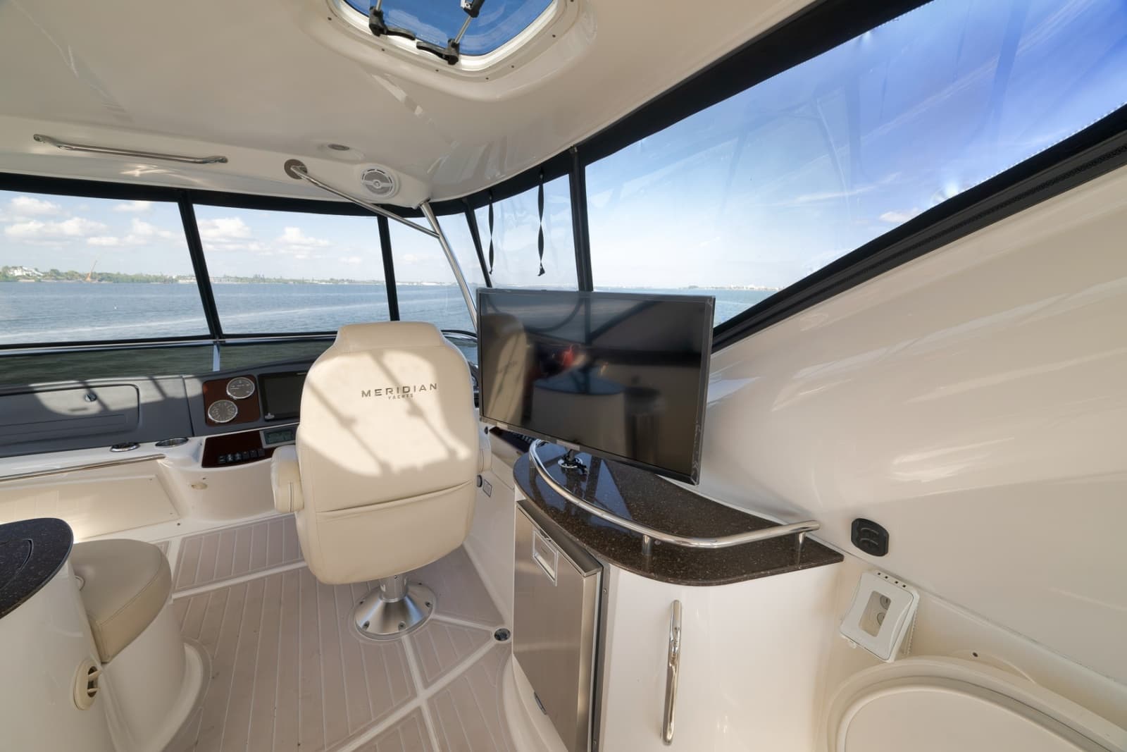 2012 Meridian 441 Sedan