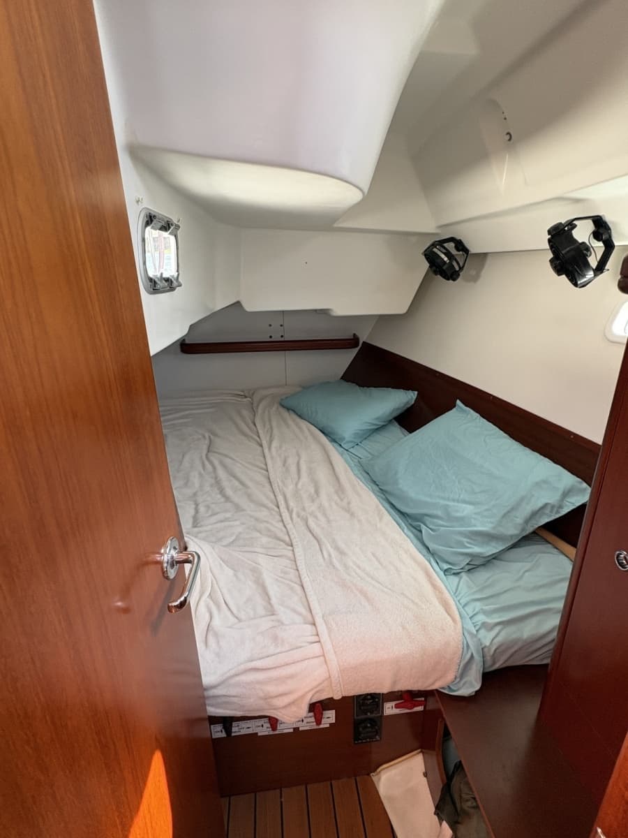 2006 Beneteau 373
