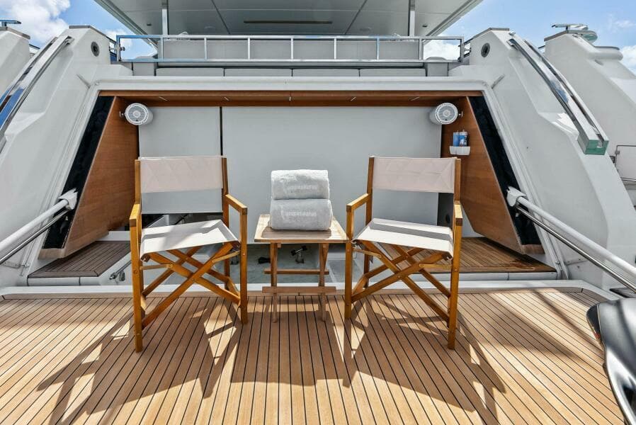 2023 Custom Line 33 Navetta
