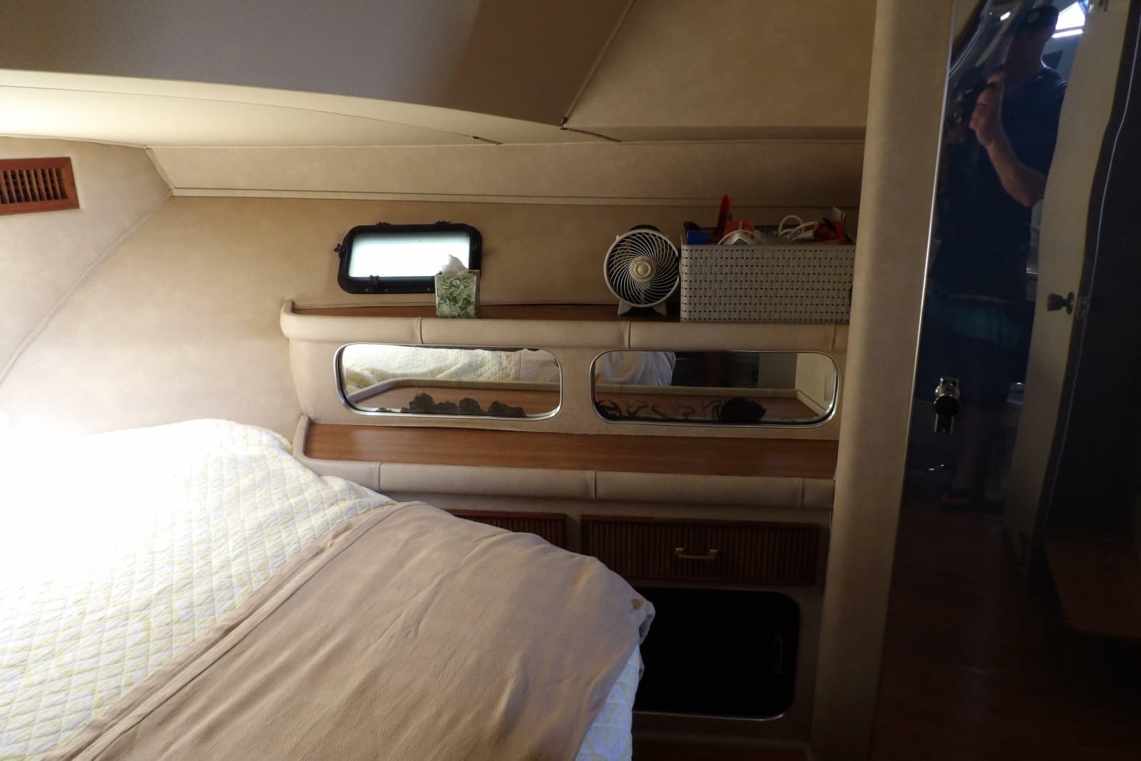 1984 Chris-Craft 381 Catalina