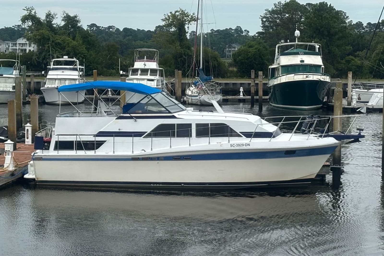 1984 Chris-Craft 381 Catalina
