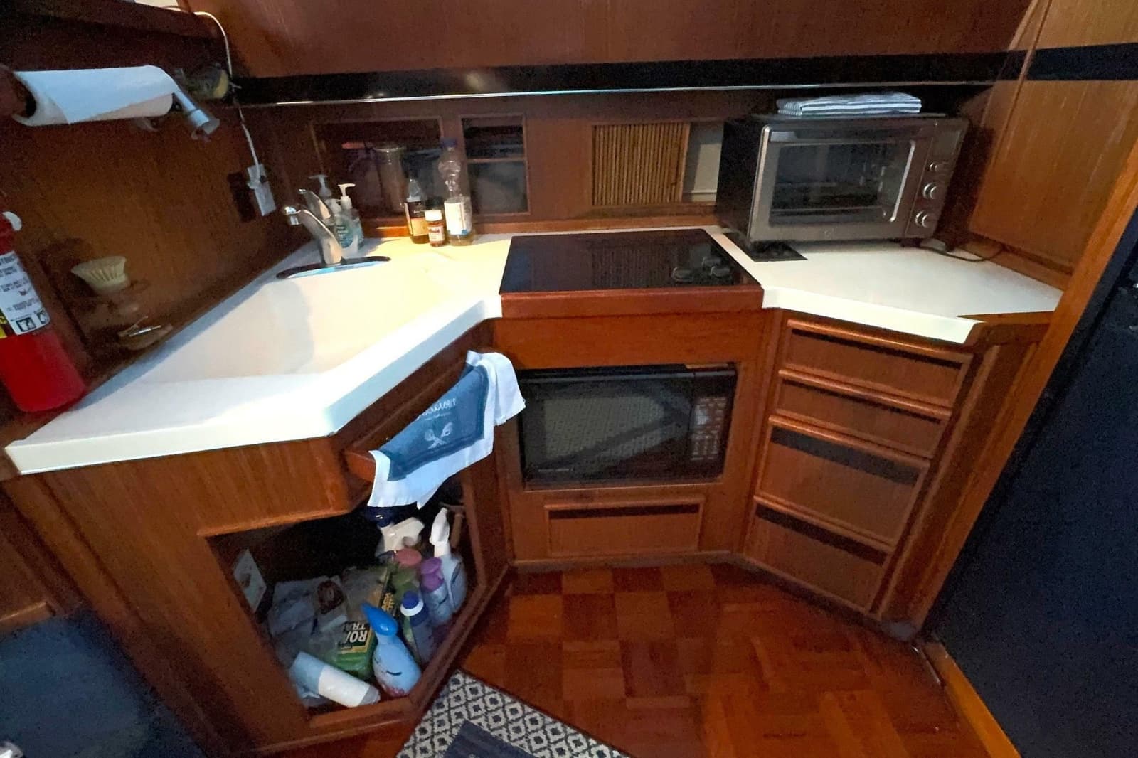 1988 Sea Ray 415 Aft Cabin