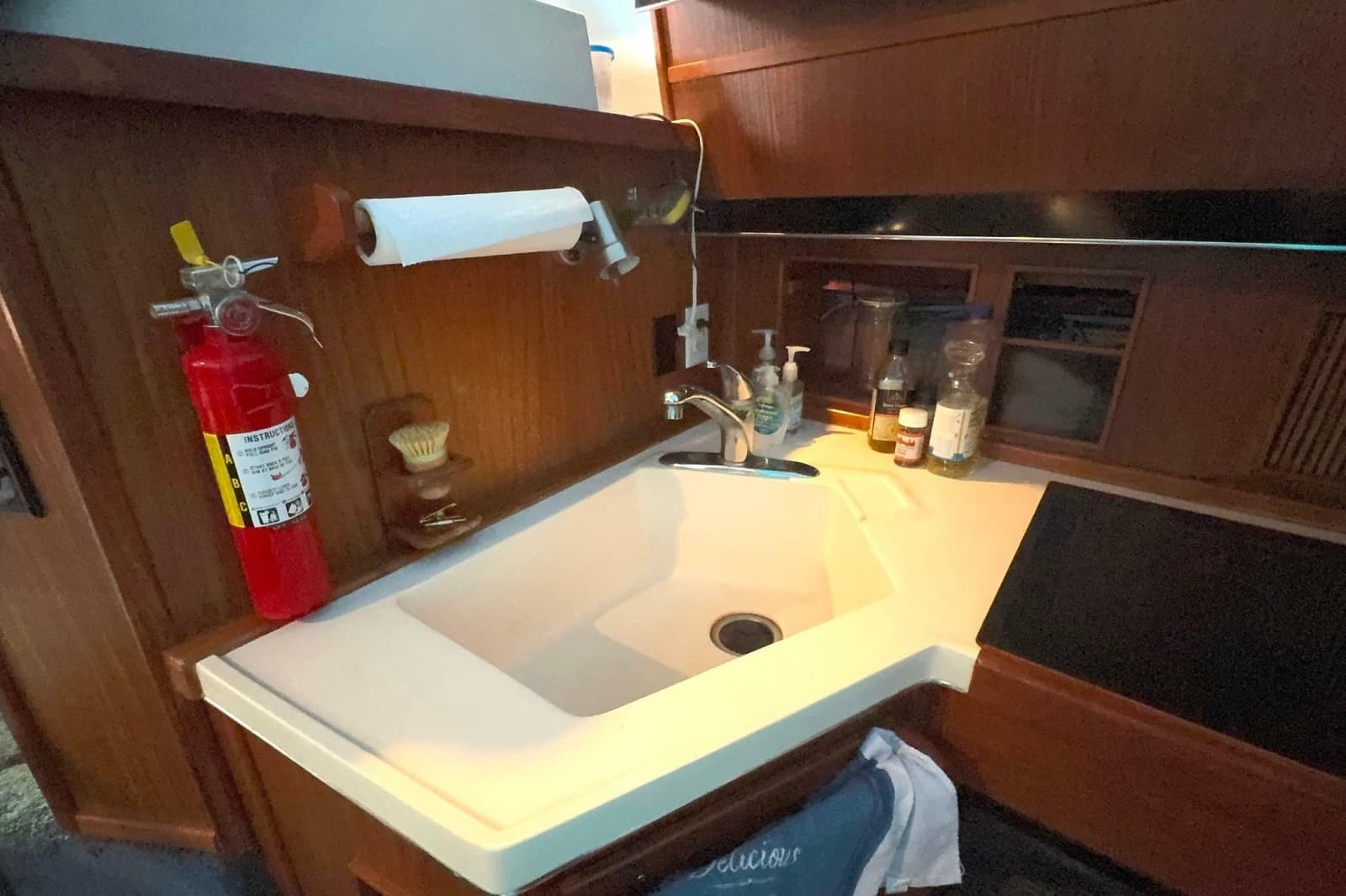 1988 Sea Ray 415 Aft Cabin