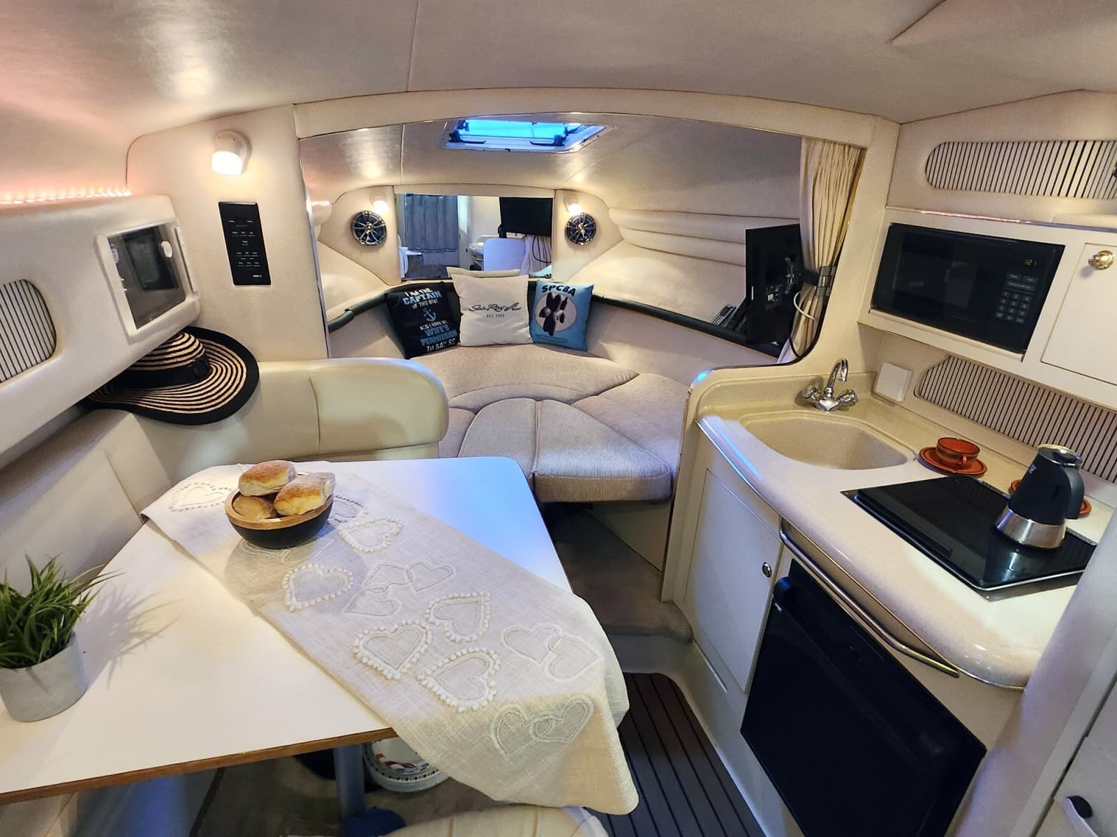 1999 Sea Ray 270 DA Sundancer