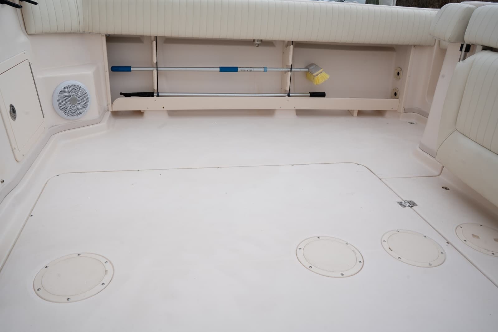 2009 Grady-White Express 330