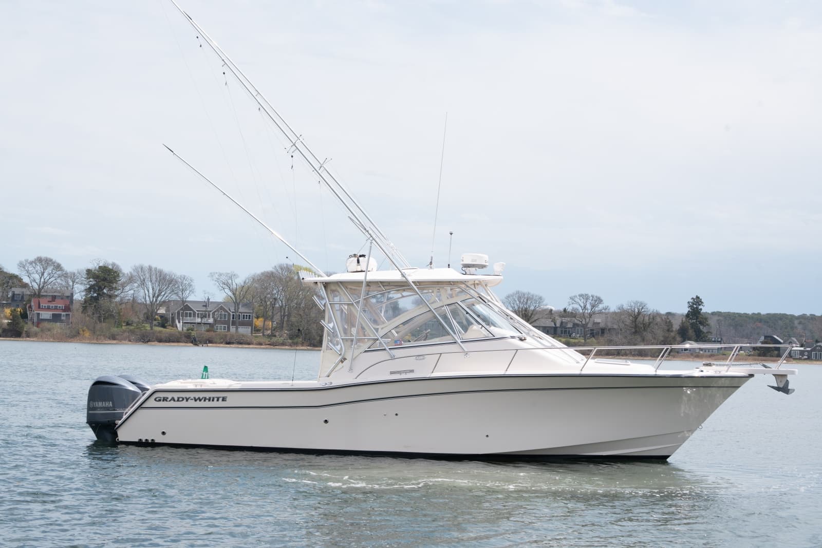 2009 Grady-White Express 330
