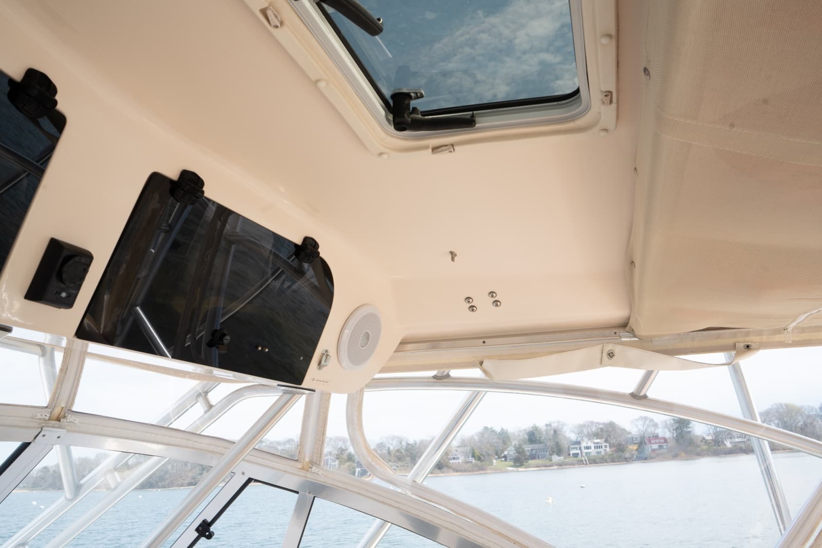 2009 Grady-White Express 330