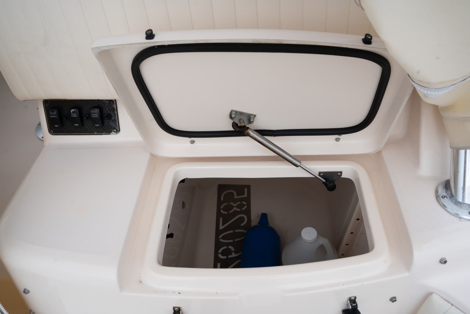 2009 Grady-White Express 330