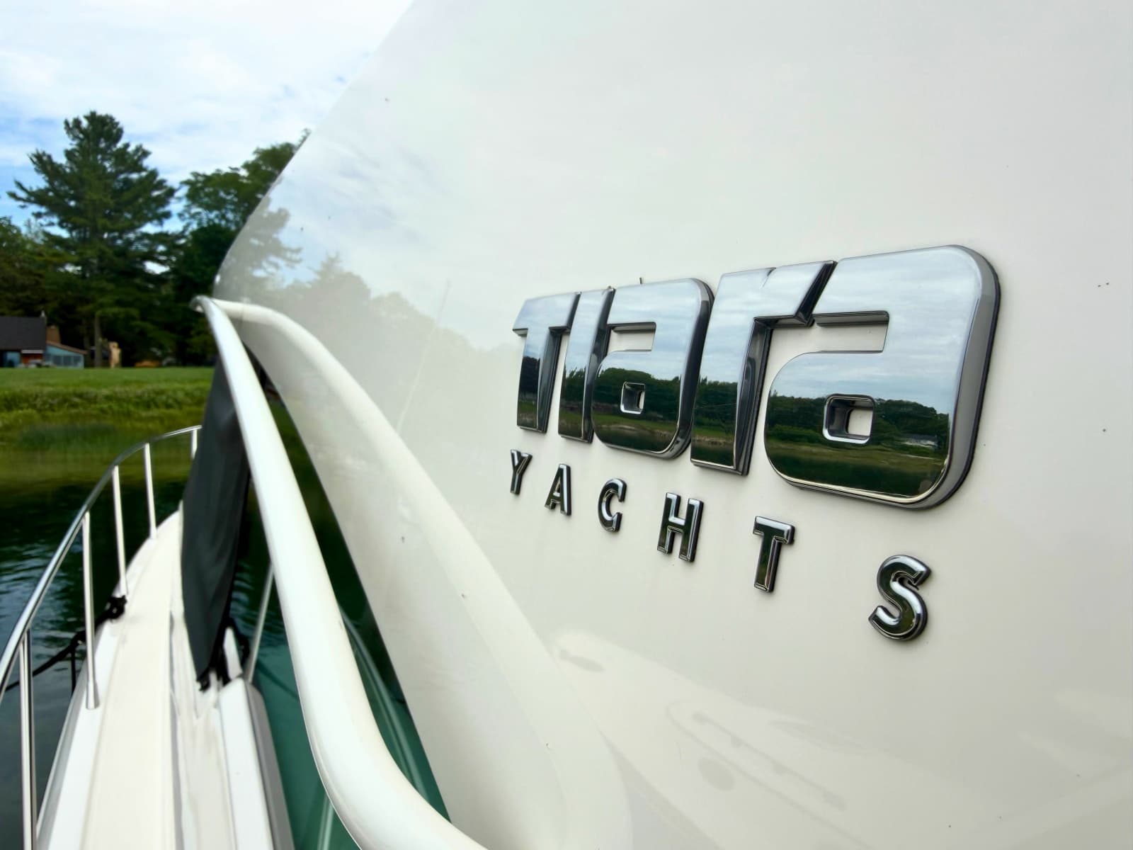 2025 Tiara Yachts 48 LE