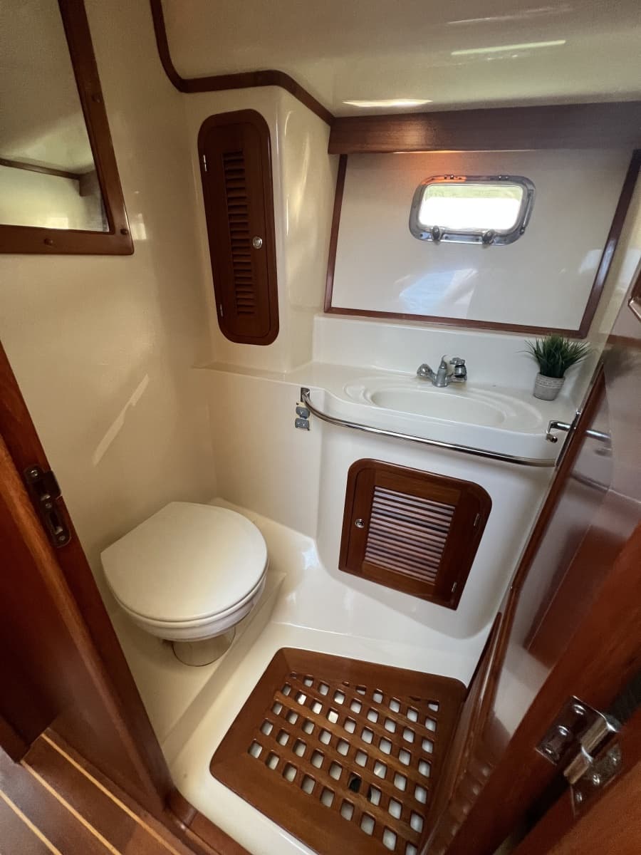 2007 Heritage East 36 Sundeck Trawler