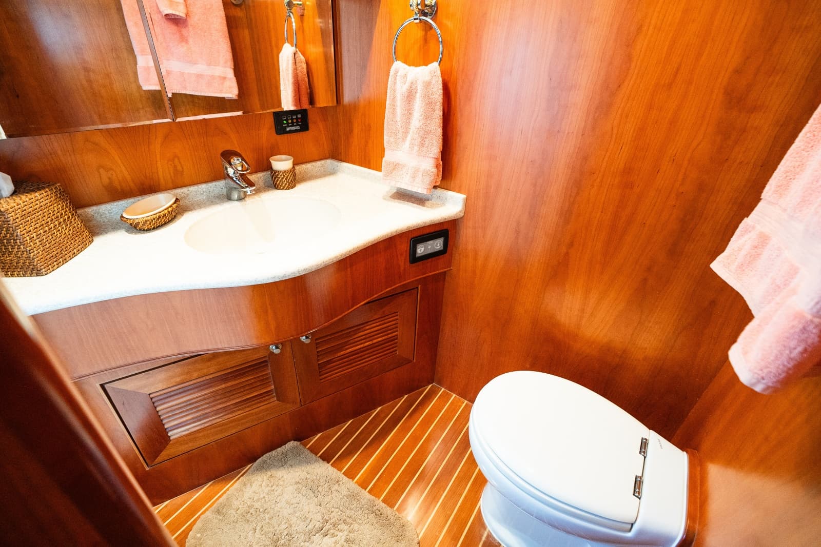 2003 Symbol 56 Raised Pilothouse