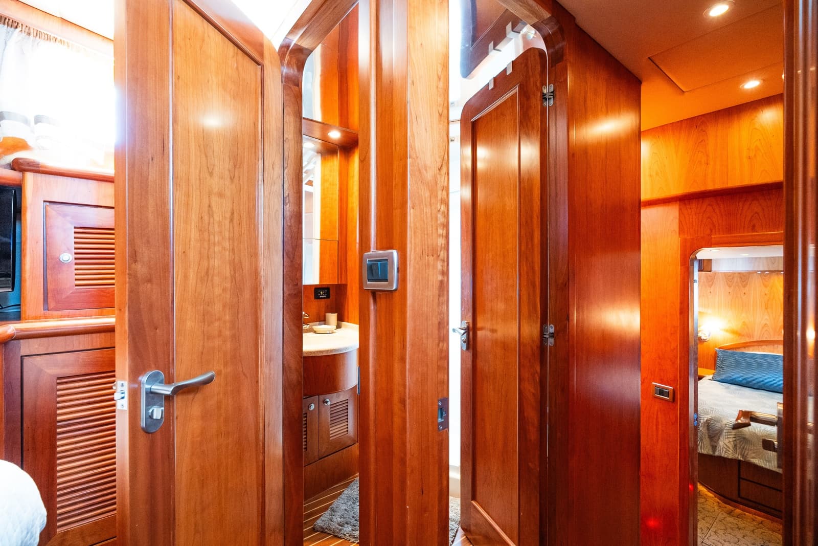 2003 Symbol 56 Raised Pilothouse