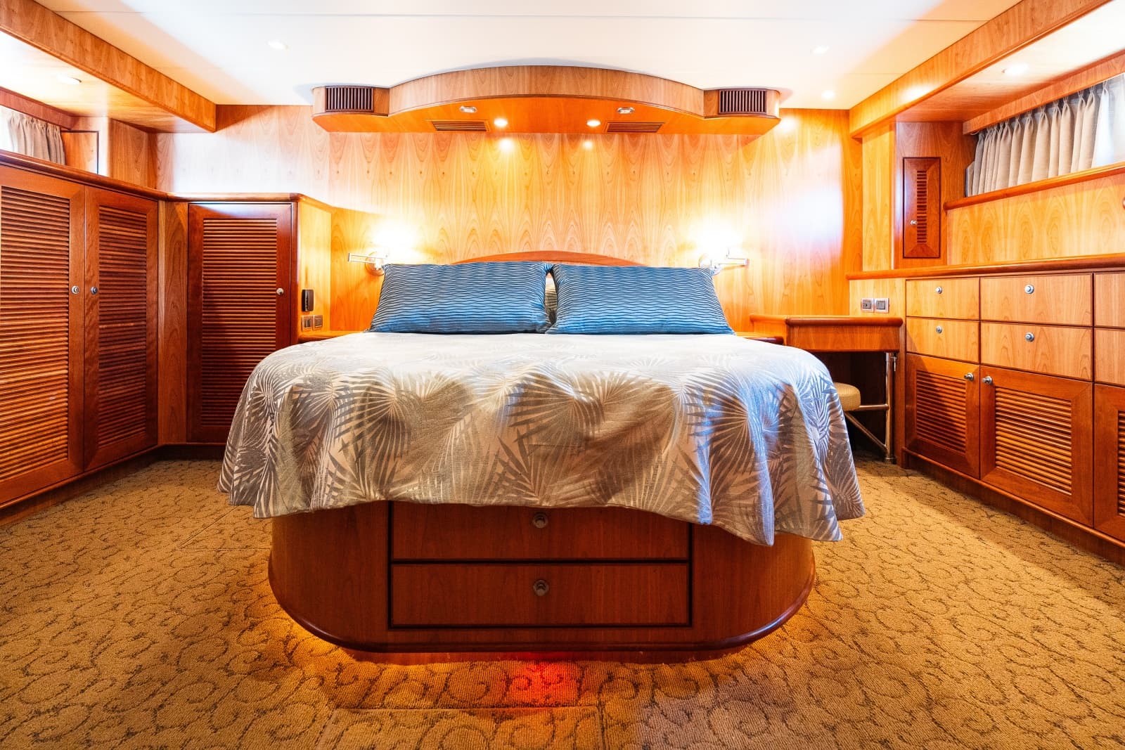 2003 Symbol 56 Raised Pilothouse