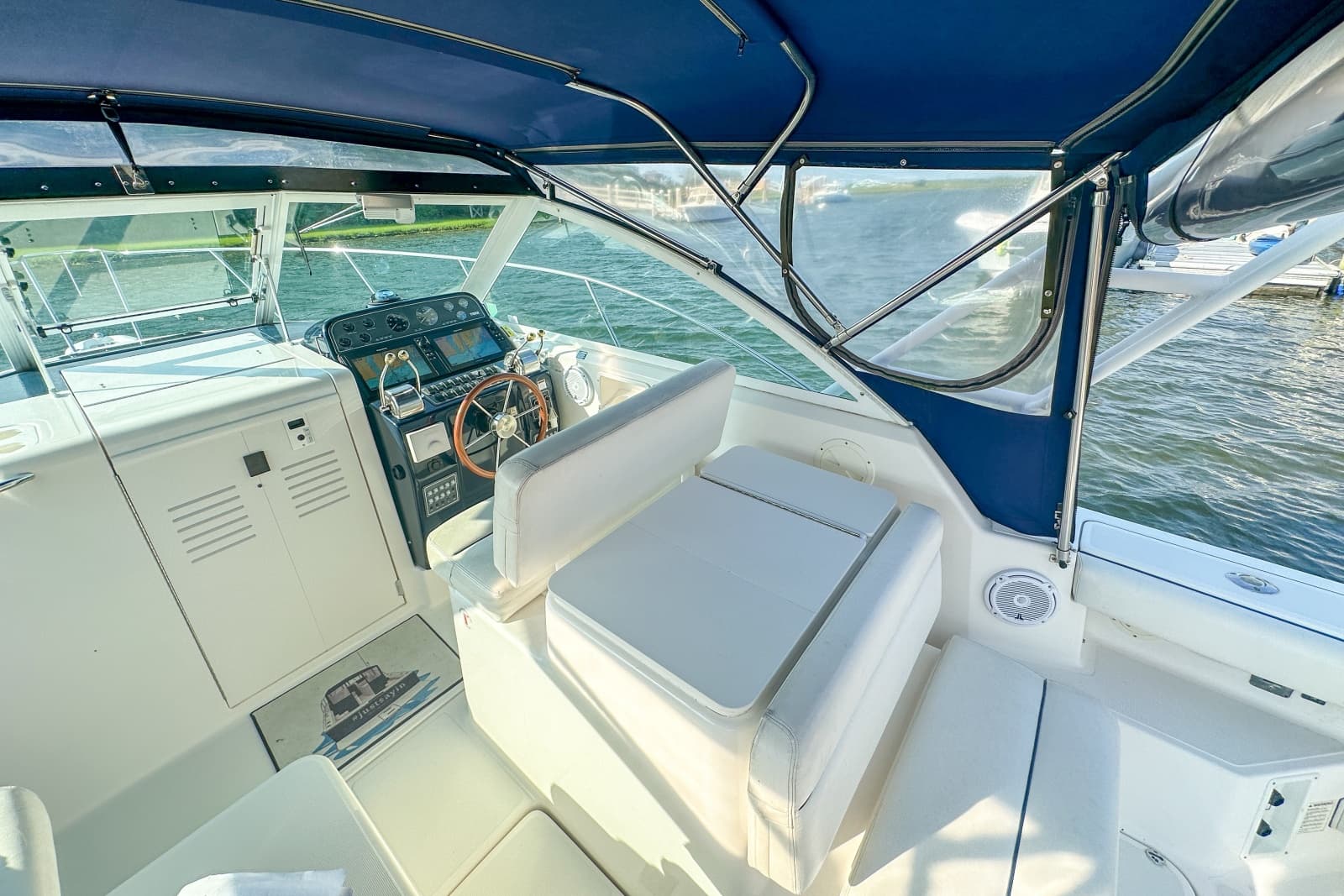 2001 Tiara Yachts 2900 Coronet