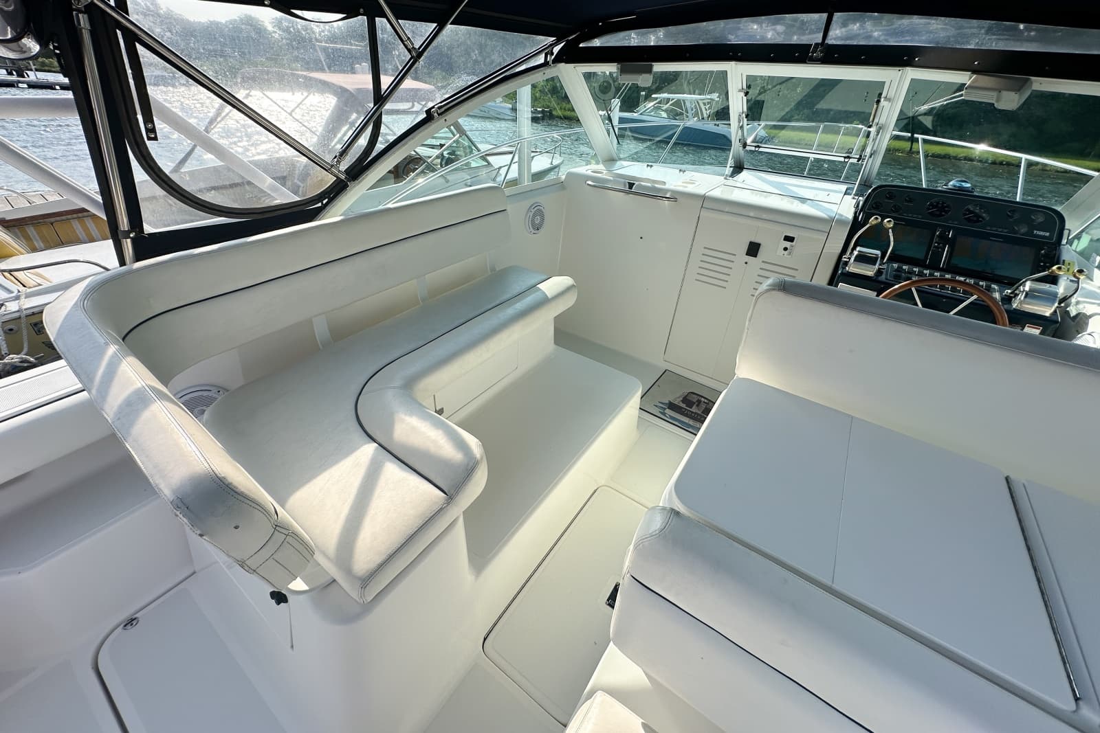 2001 Tiara Yachts 2900 Coronet