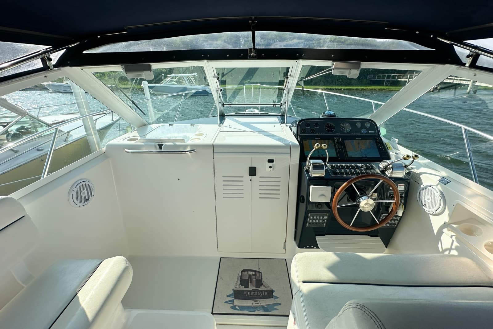 2001 Tiara Yachts 2900 Coronet