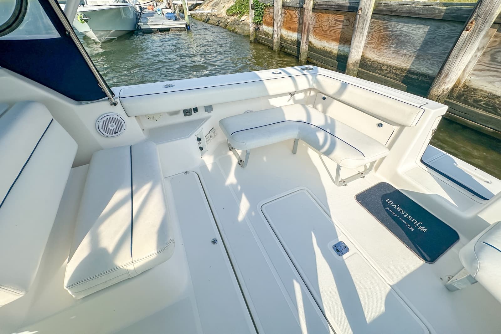 2001 Tiara Yachts 2900 Coronet
