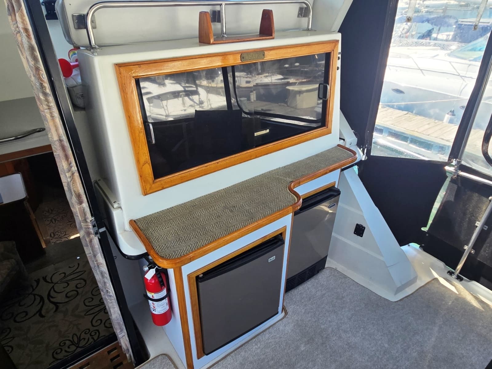 1989 Carver 3807