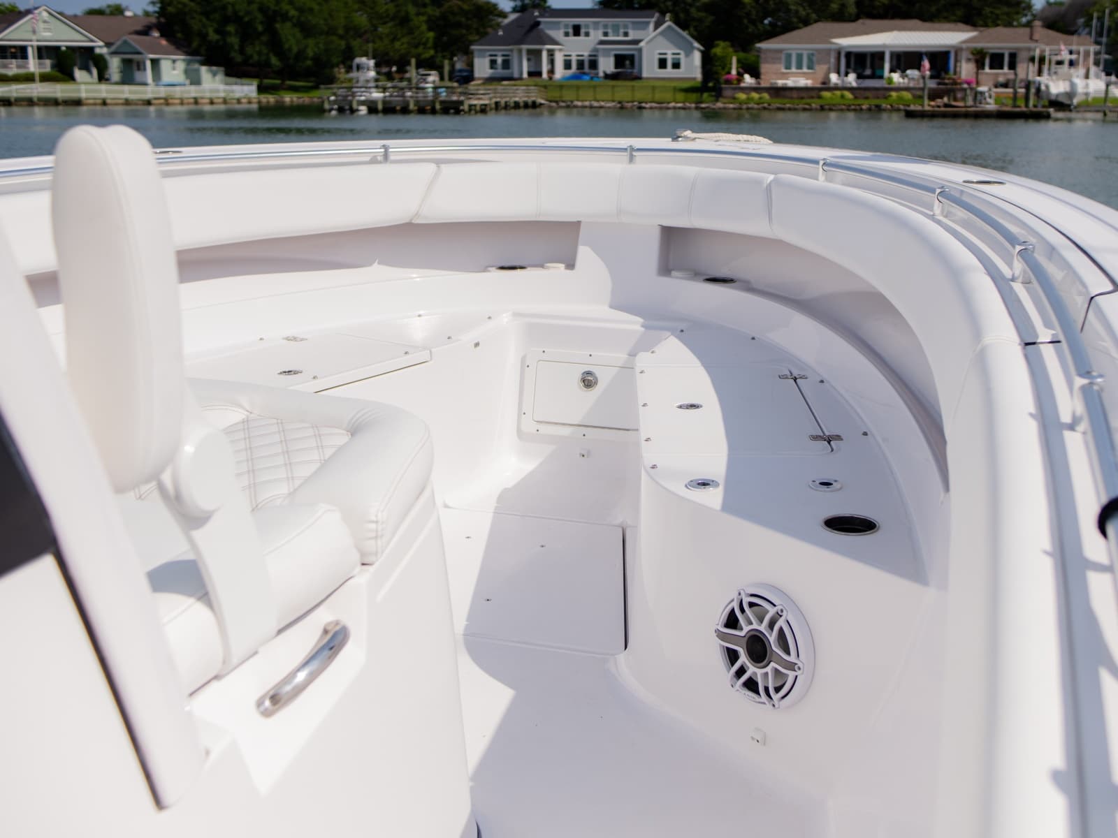 2025 Sportsman 322 Center Console