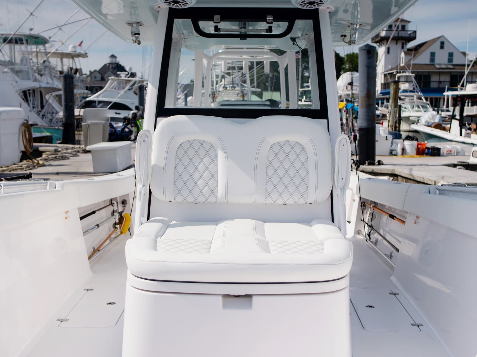 2025 Sportsman 322 Center Console