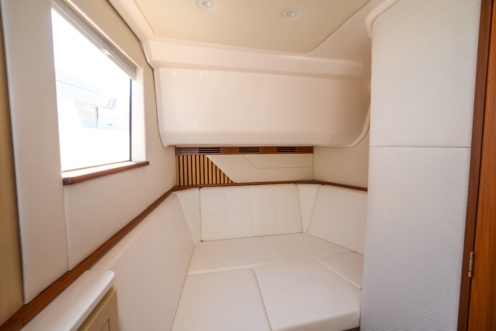 2025 Regal LX43