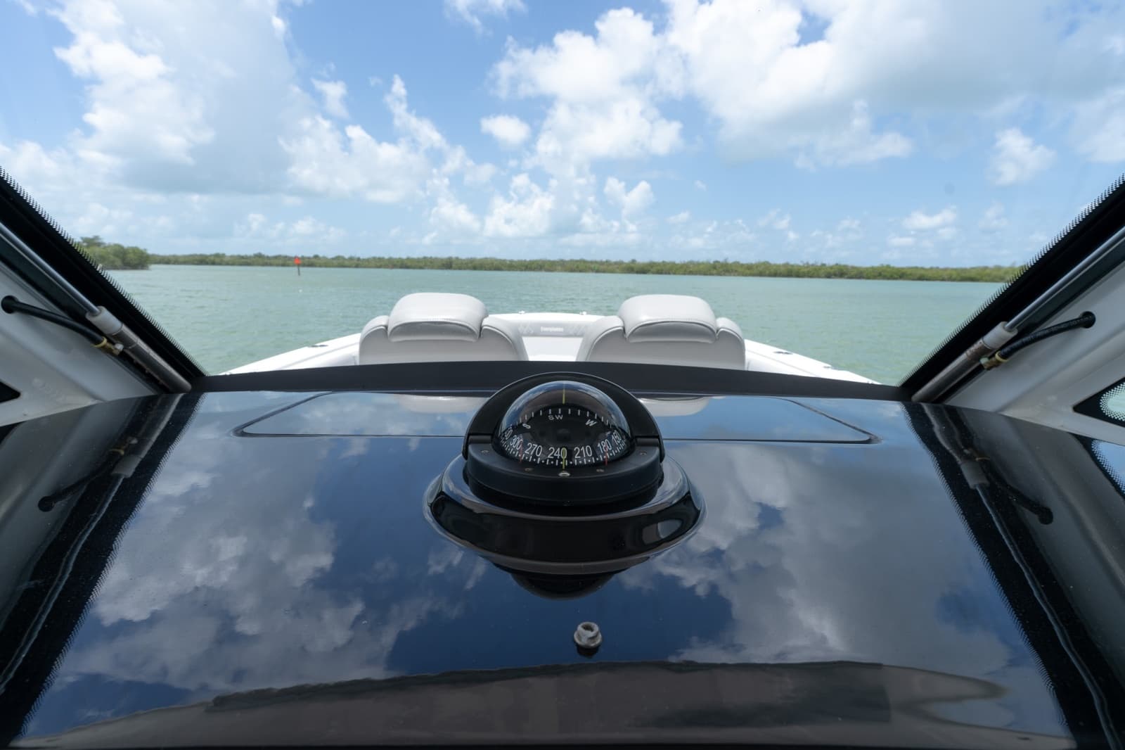 2023 Everglades 395 Center Console