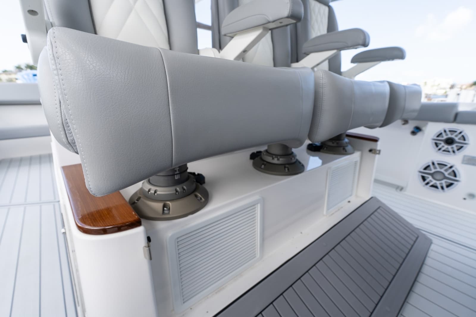 2023 Everglades 395 Center Console