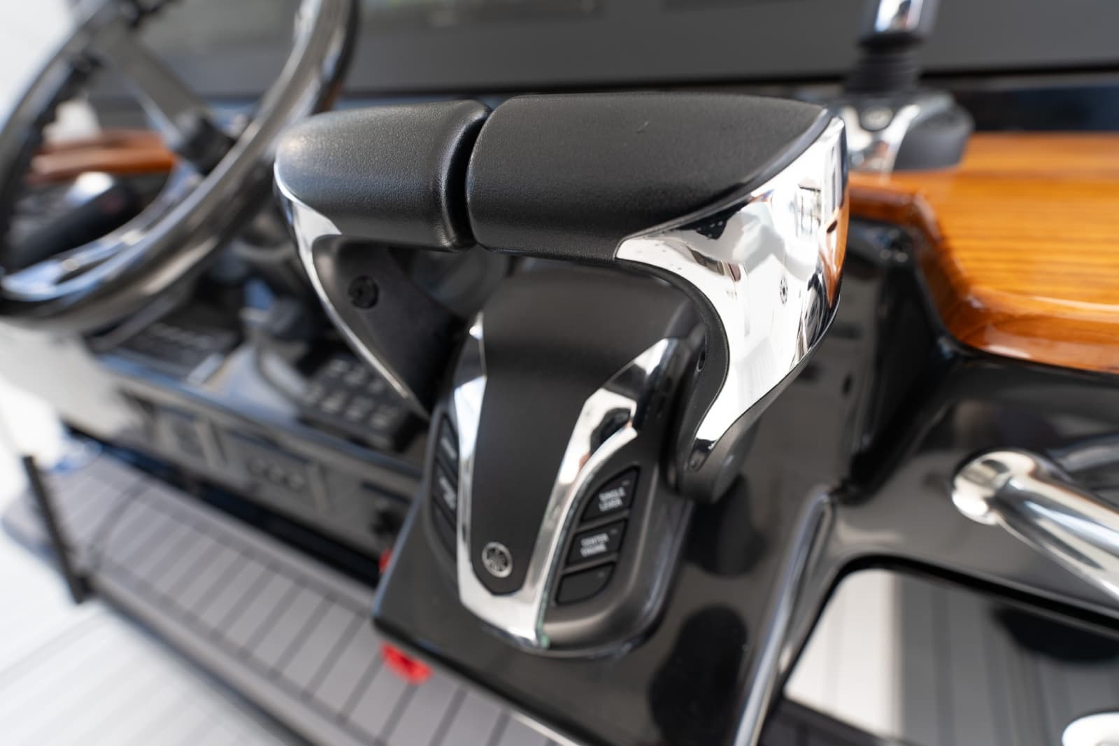 2023 Everglades 395 Center Console