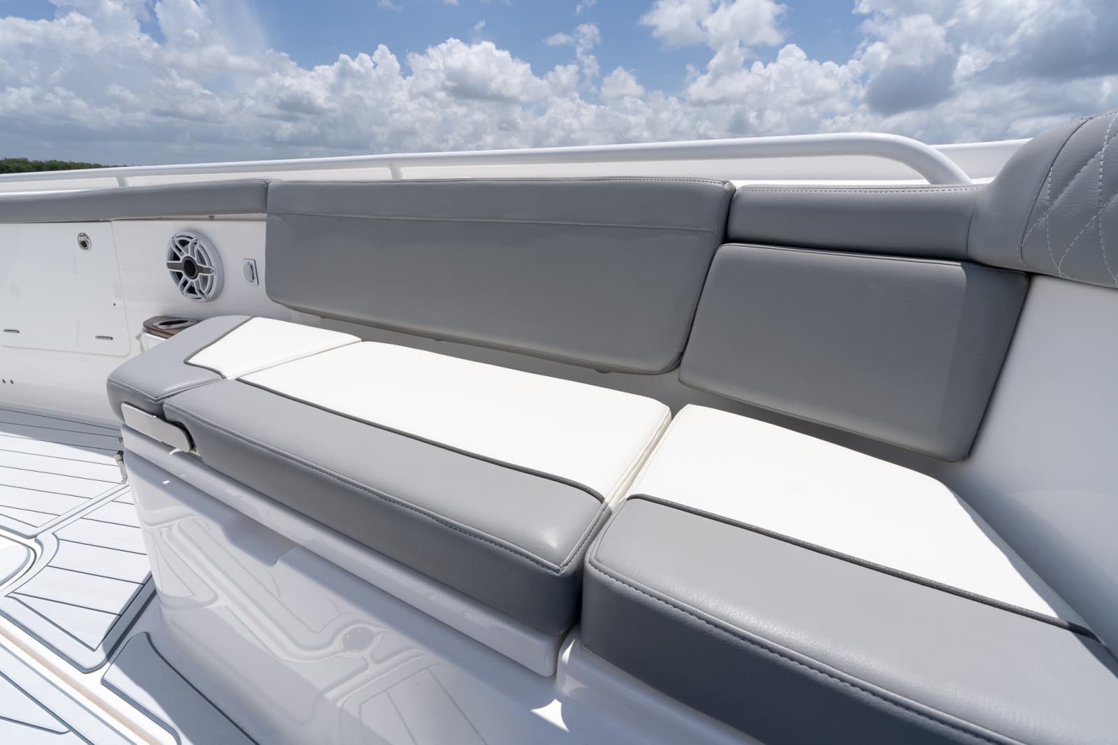 2023 Everglades 395 Center Console