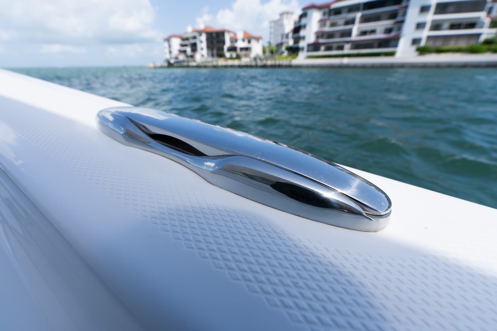 2023 Everglades 395 Center Console