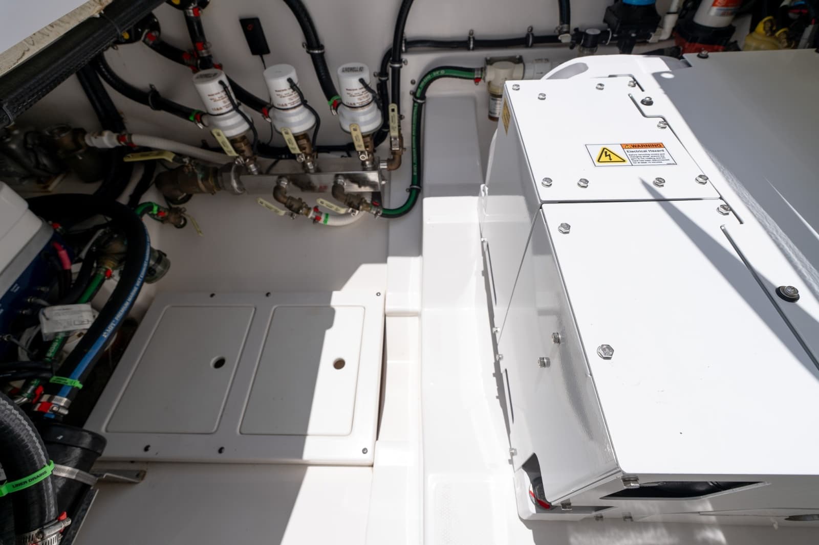 2023 Everglades 395 Center Console