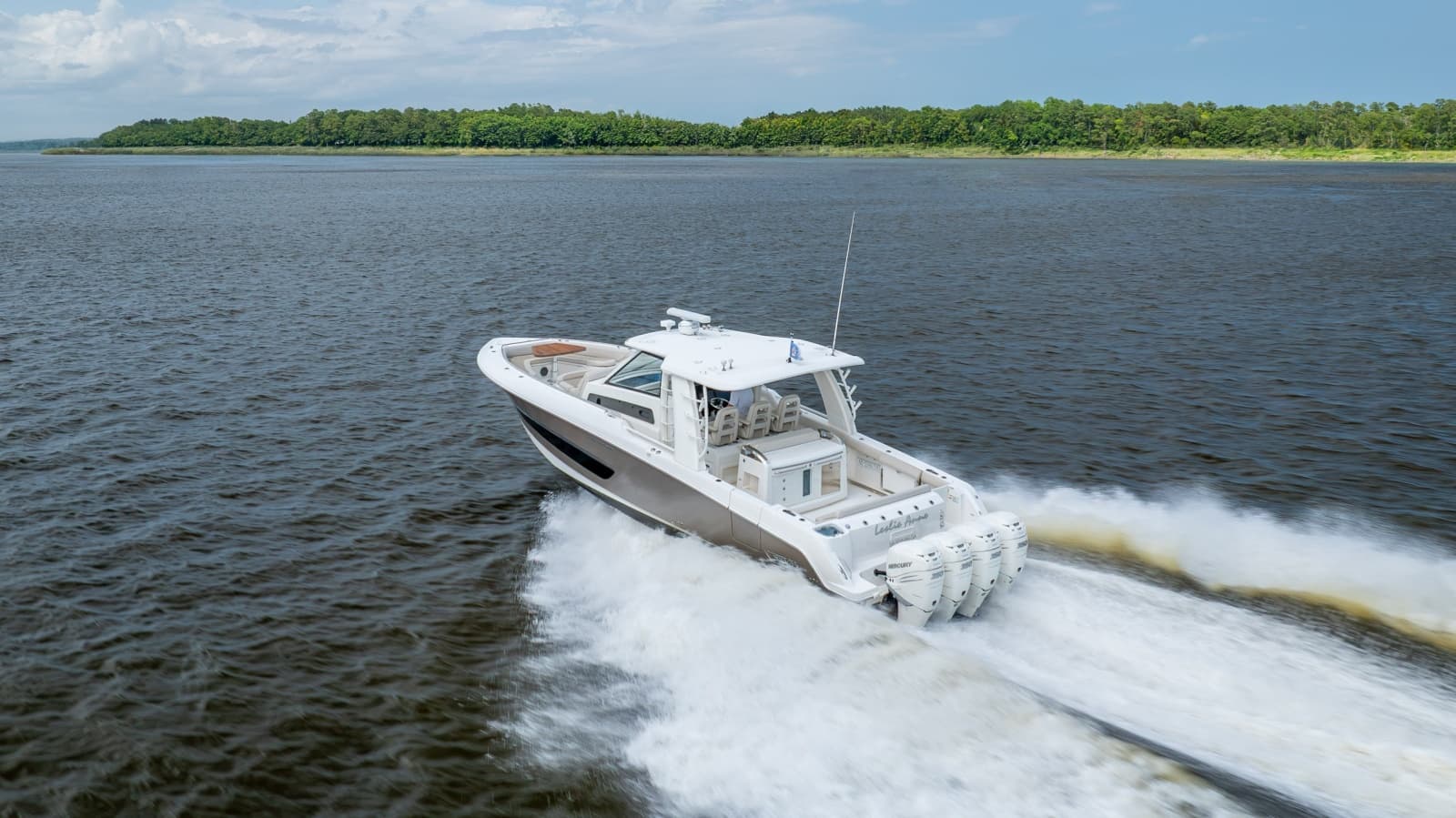 2017 Boston Whaler 420 Outrage