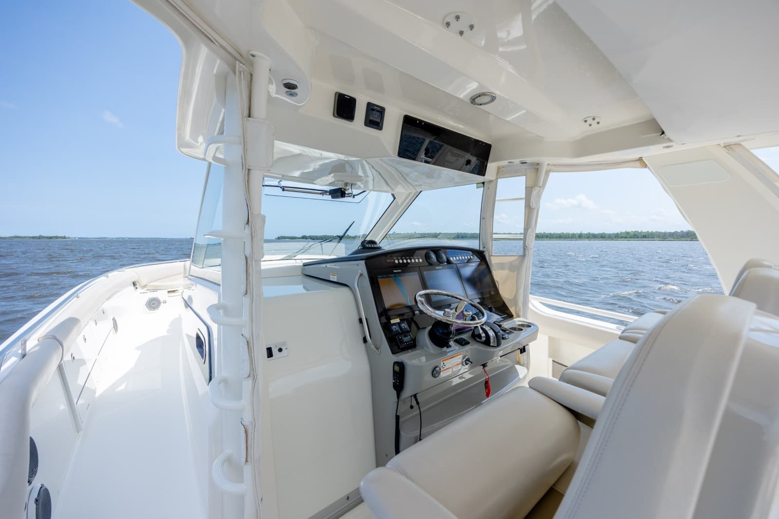 2017 Boston Whaler 420 Outrage